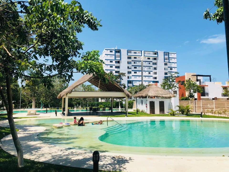 Swimming pool, Swimming pool