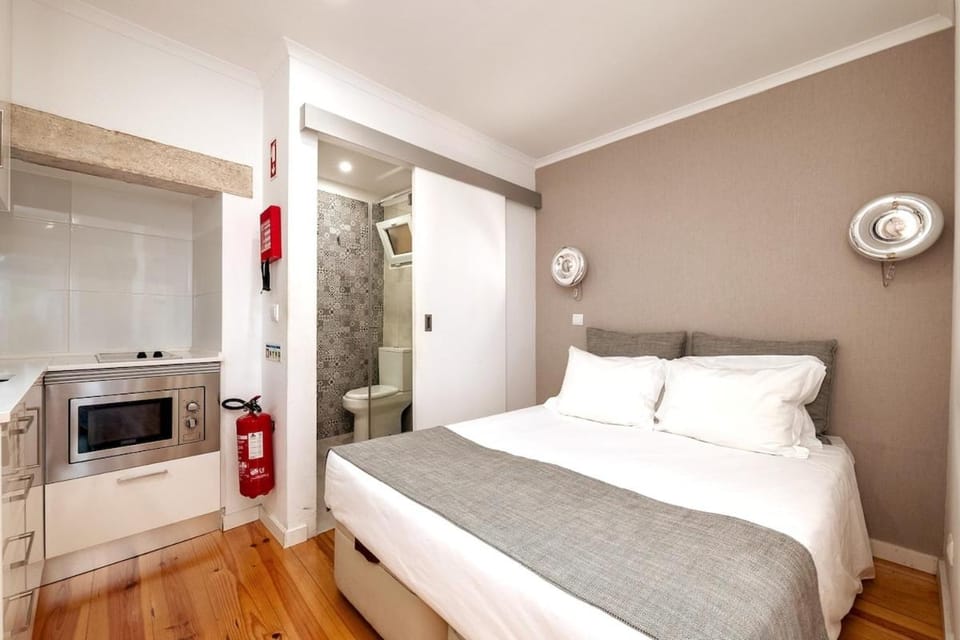 Martin Vaz Home Design Apartment in Lisbon
