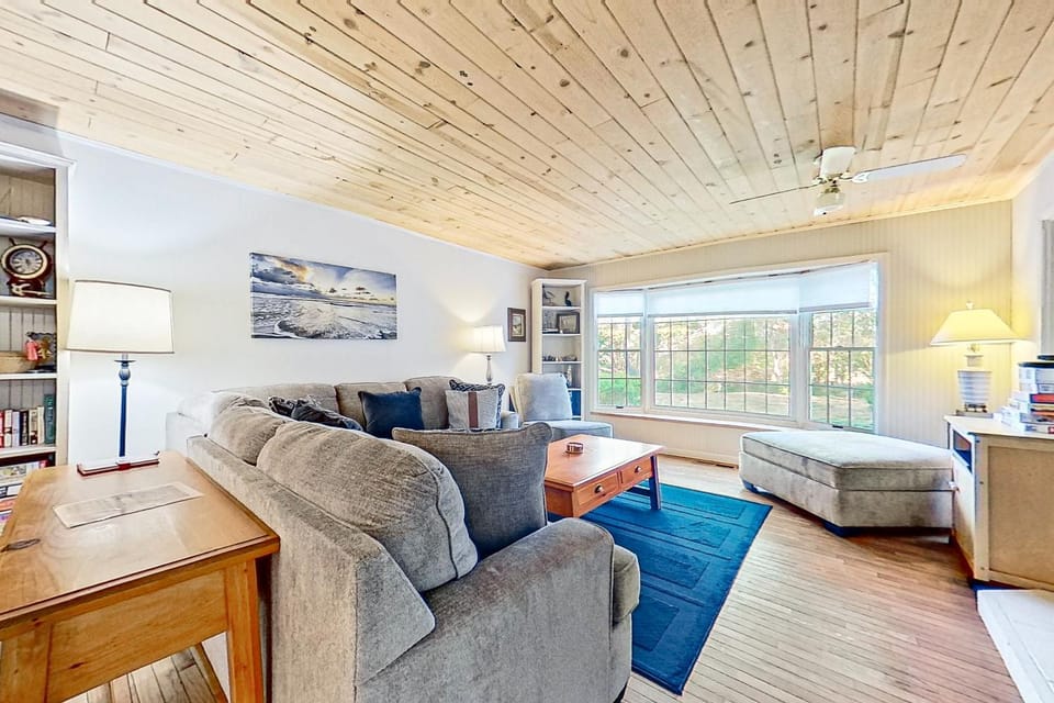 Fort Bragg Cottage - Walk to the Beach & Bluffs House in Mendocino County