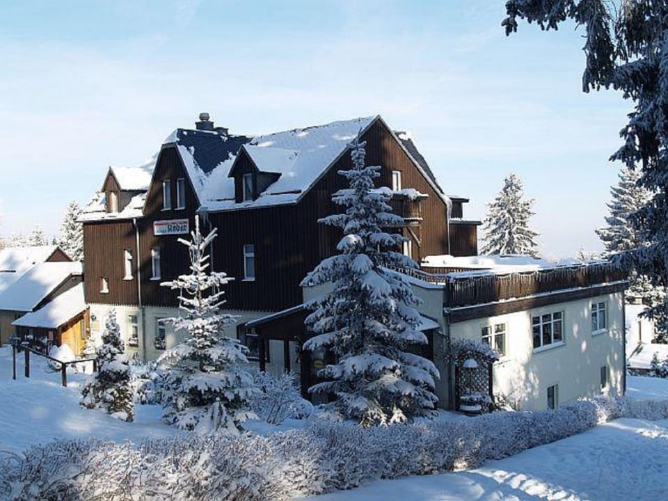 Property building, Winter