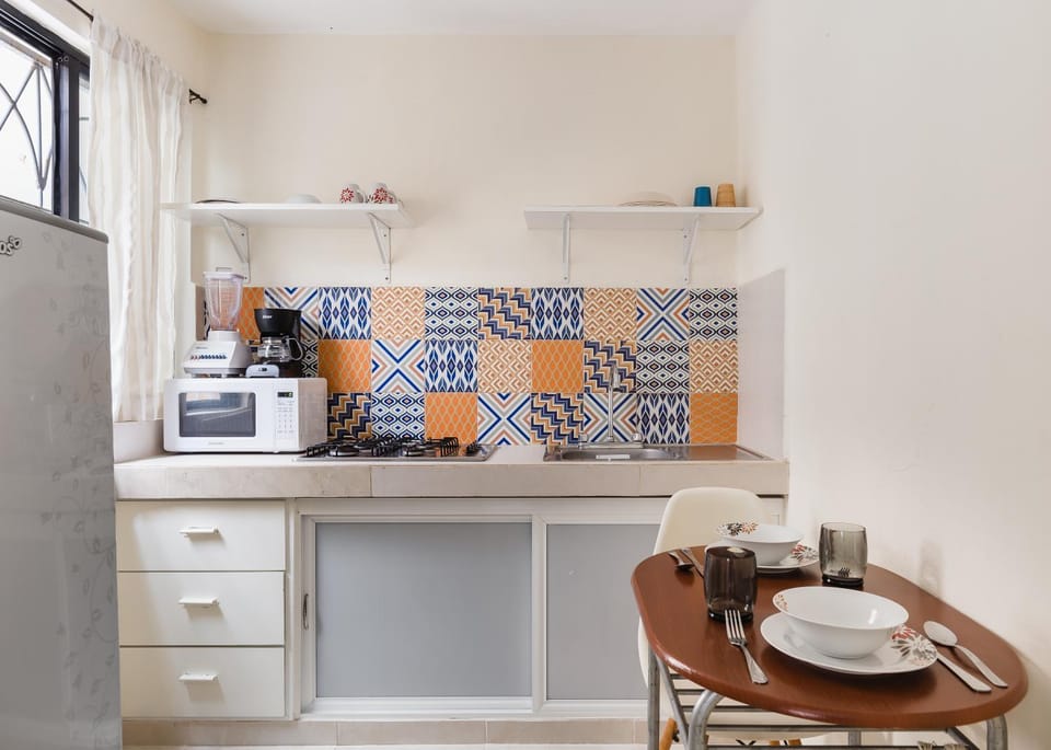 Kitchen or kitchenette, dishwasher