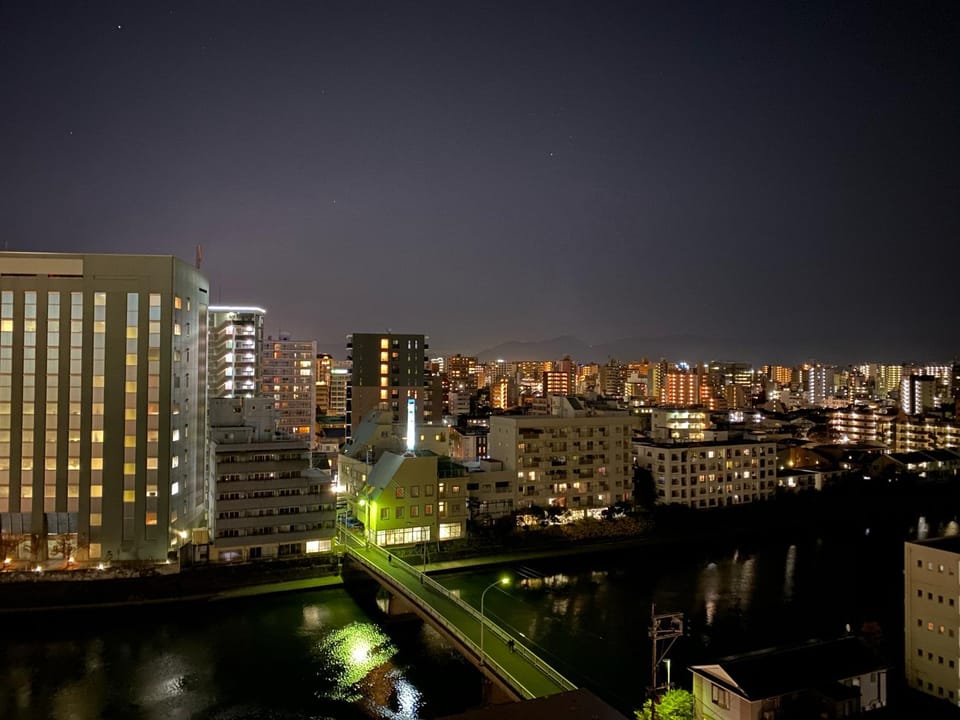 Off site, Night, Neighbourhood, Location