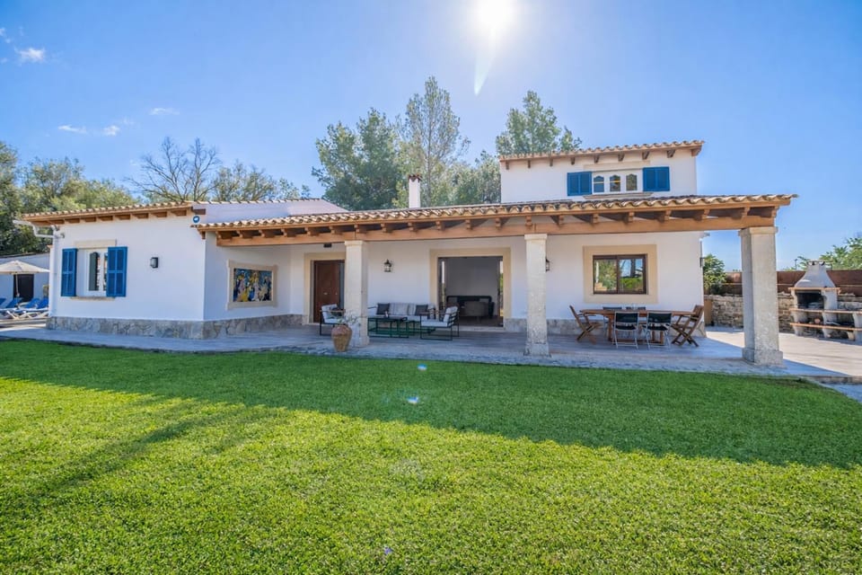Property building, Patio, Spring, Day, Natural landscape, Garden, Garden view