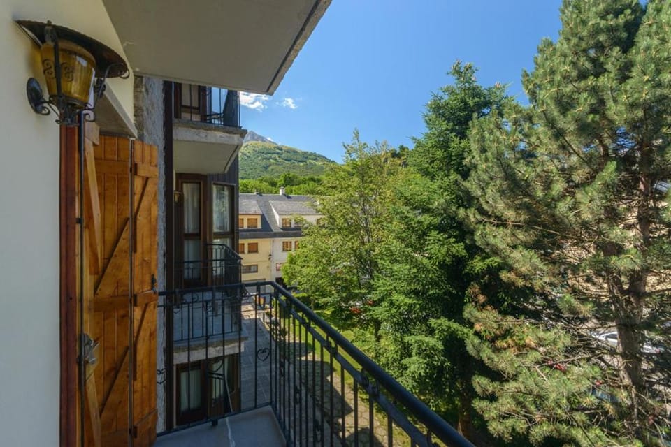 Balcony/Terrace, Balcony/Terrace, Garden view, Mountain view