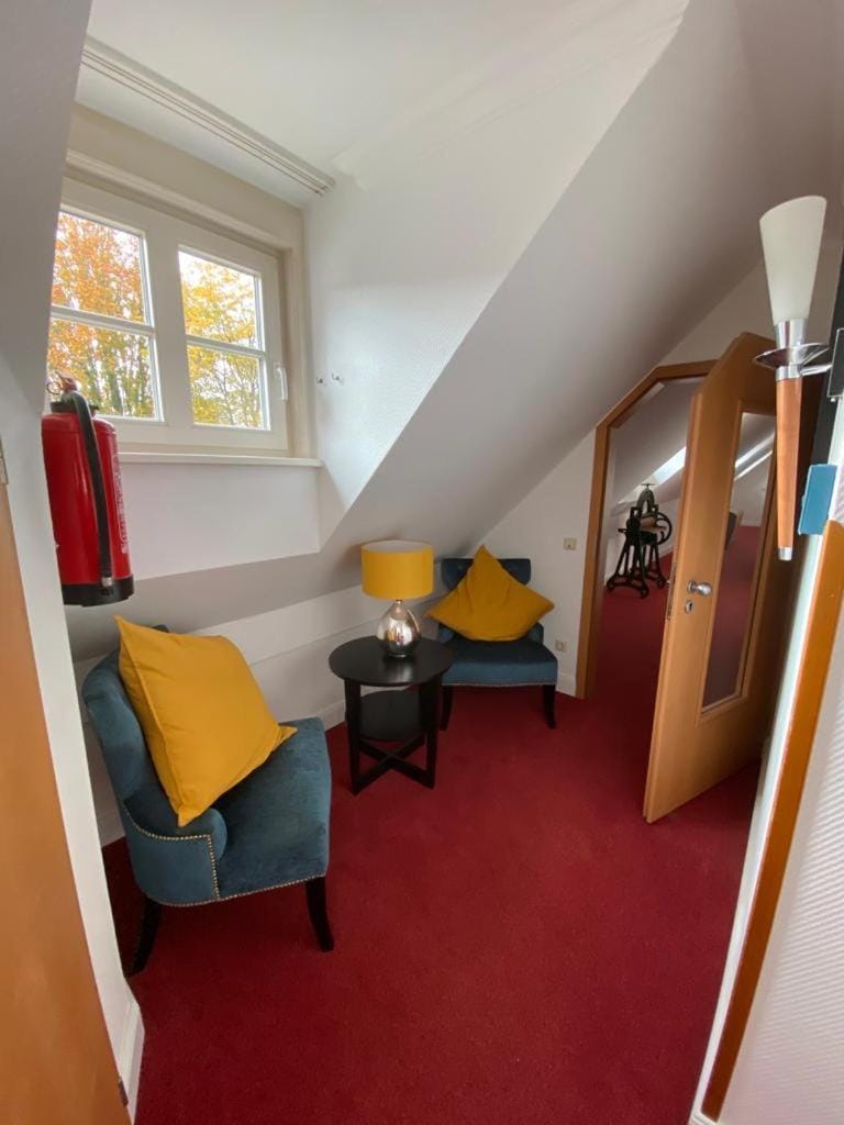 Other, Seating area
