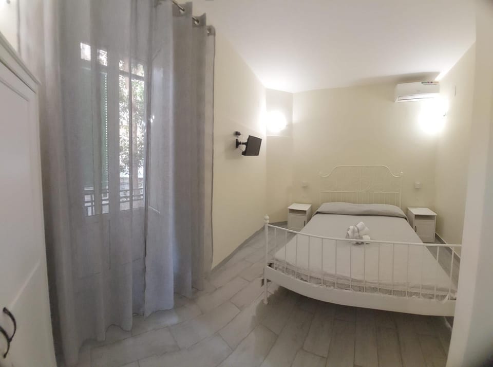 A due passi da Dante deluxe House in Naples