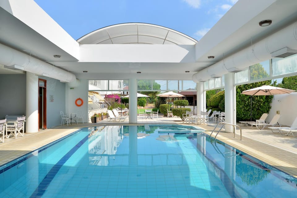 Day, Pool view, Swimming pool, sunbed