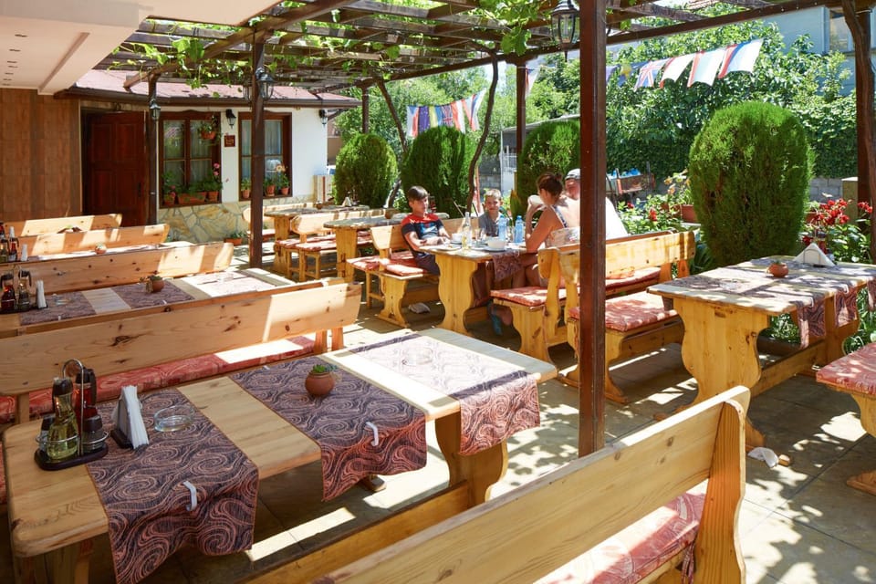 Patio, Restaurant/places to eat