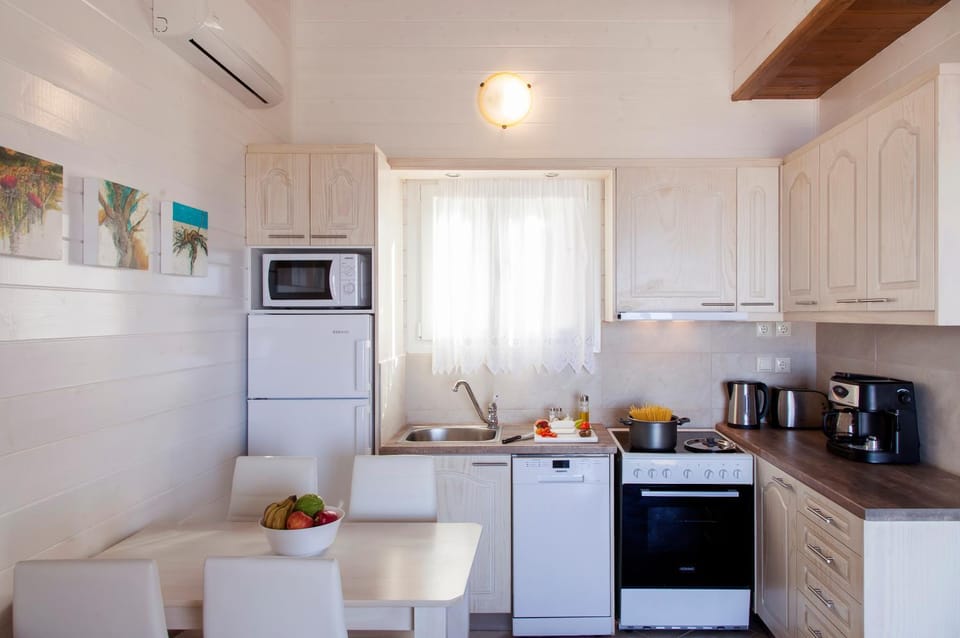 Coffee/tea facilities, Kitchen or kitchenette, dishwasher, minibar, pet friendly, toaster