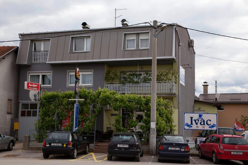 Property building, Day