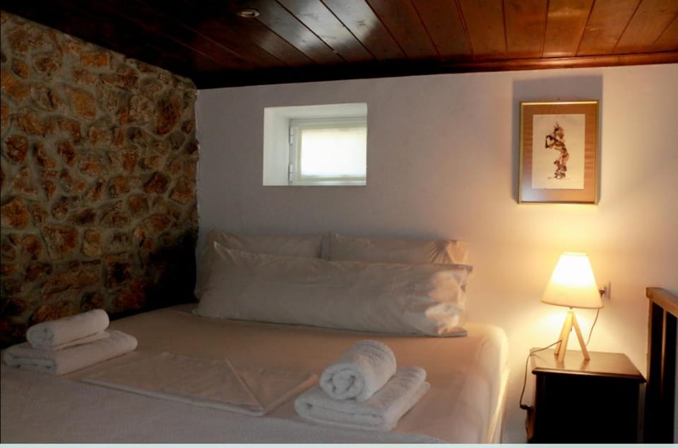 Ζoe Studios Bed and Breakfast in Islands