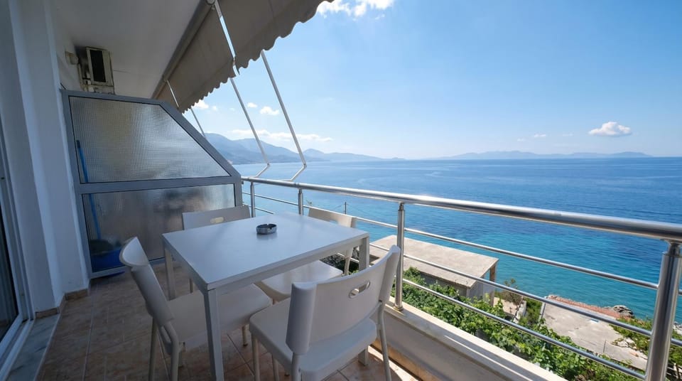 View (from property/room), Balcony/Terrace, Mountain view, Sea view
