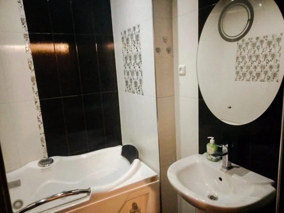 Luxury apartment with jacuzzi on Republic Square Apartment in Yerevan
