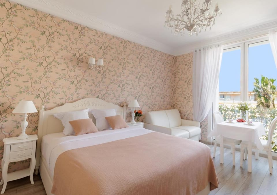 Cannes Imperial Croisette Palais Miramar Apartment in Cannes