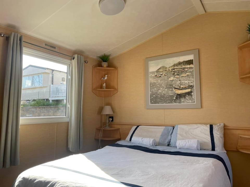 Rockley Park - Coral Campground/ 
RV Resort in Poole