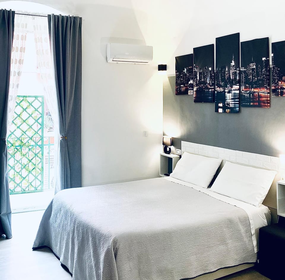 Bed, air conditioner