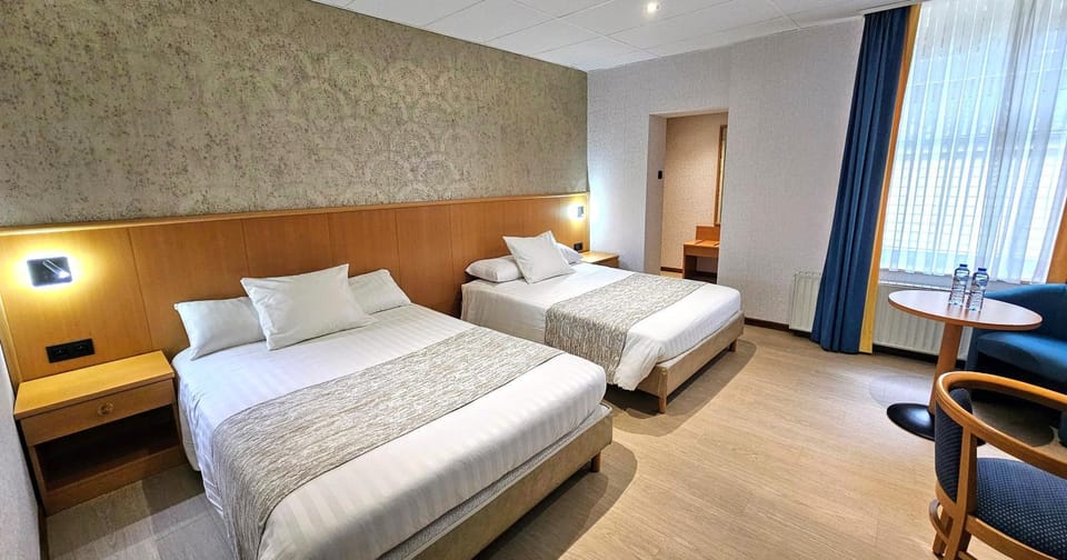 Shower, Nearby landmark, Bed, TV and multimedia, Photo of the whole room, Bedroom, Breakfast, hair dresser, hair dryier, internet, internet, towels, elevator