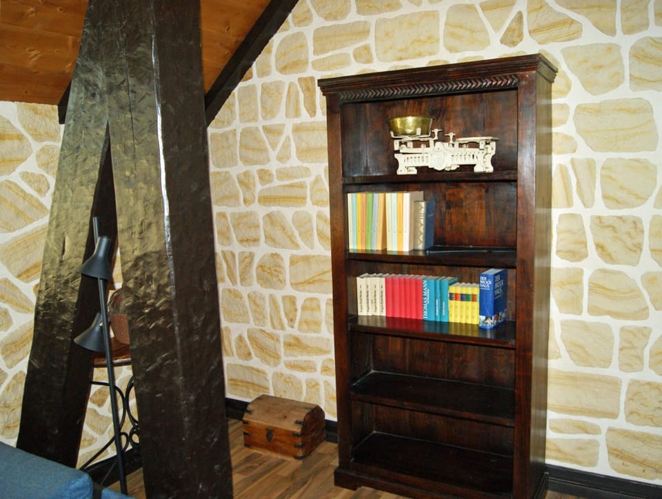 Living room, Photo of the whole room, Decorative detail