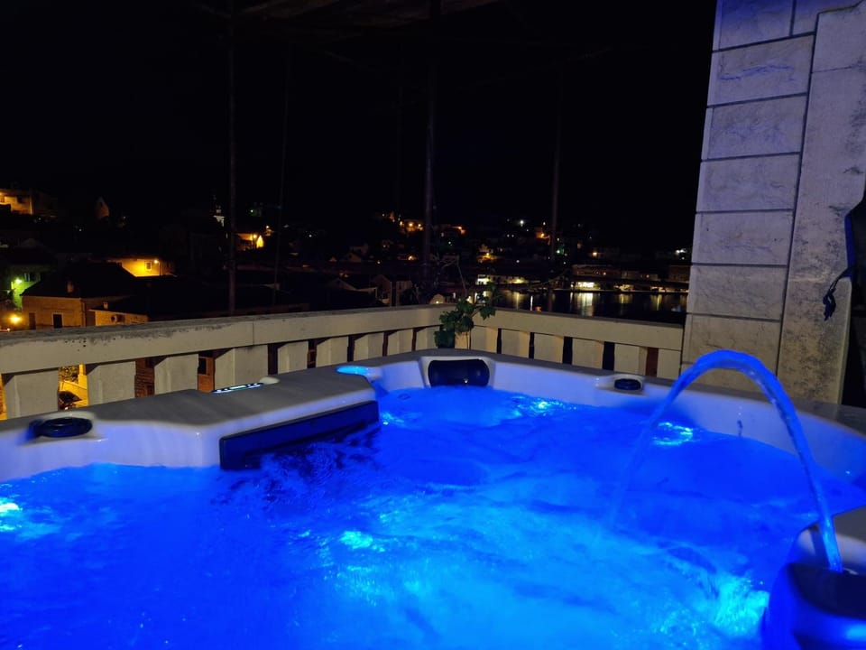 Night, Hot Tub, View (from property/room), Balcony/Terrace