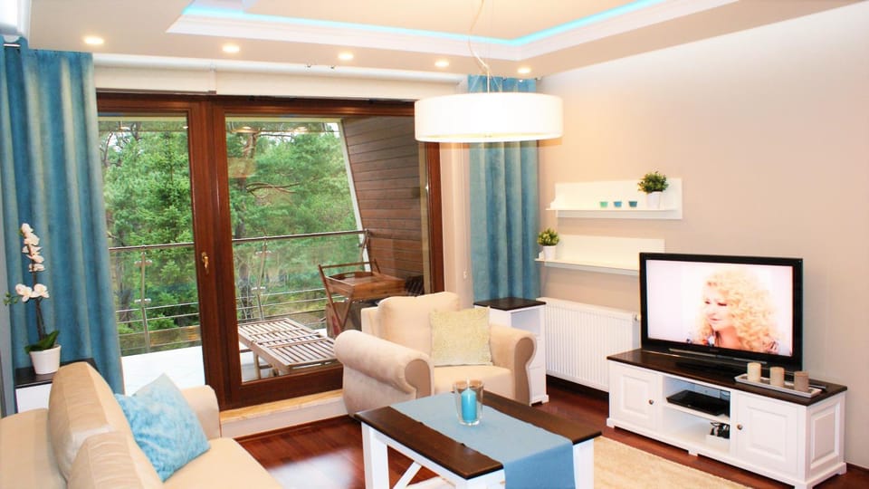 Communal lounge/ TV room, TV and multimedia, Living room, Seating area