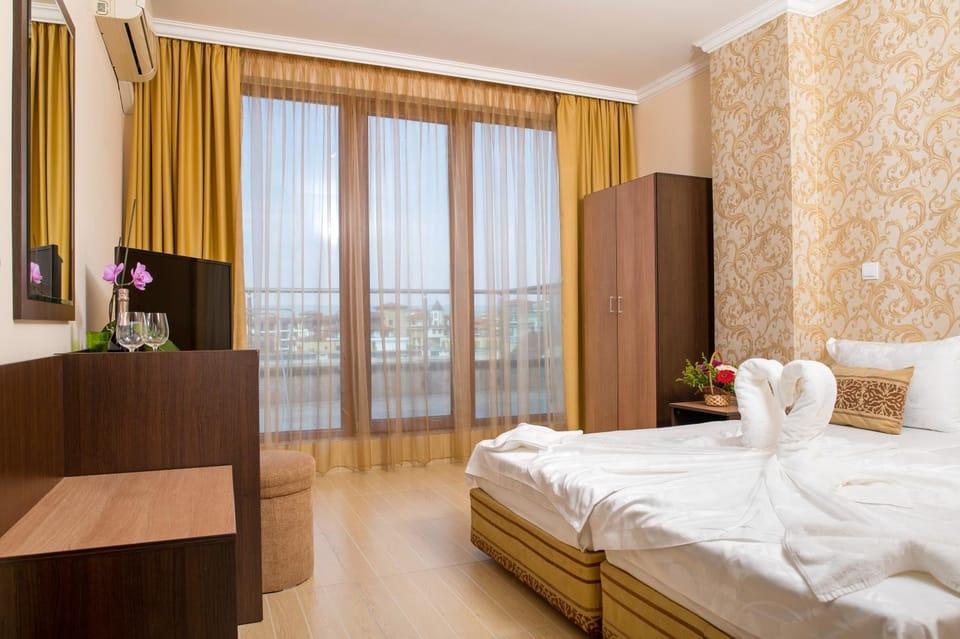 Bed, Photo of the whole room