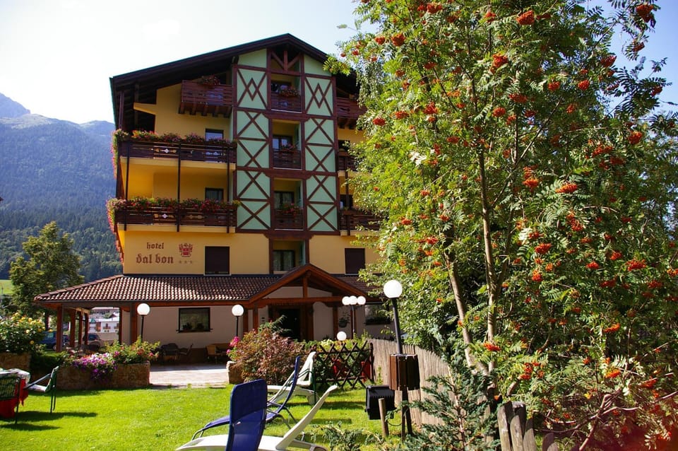 Facade/entrance, Summer