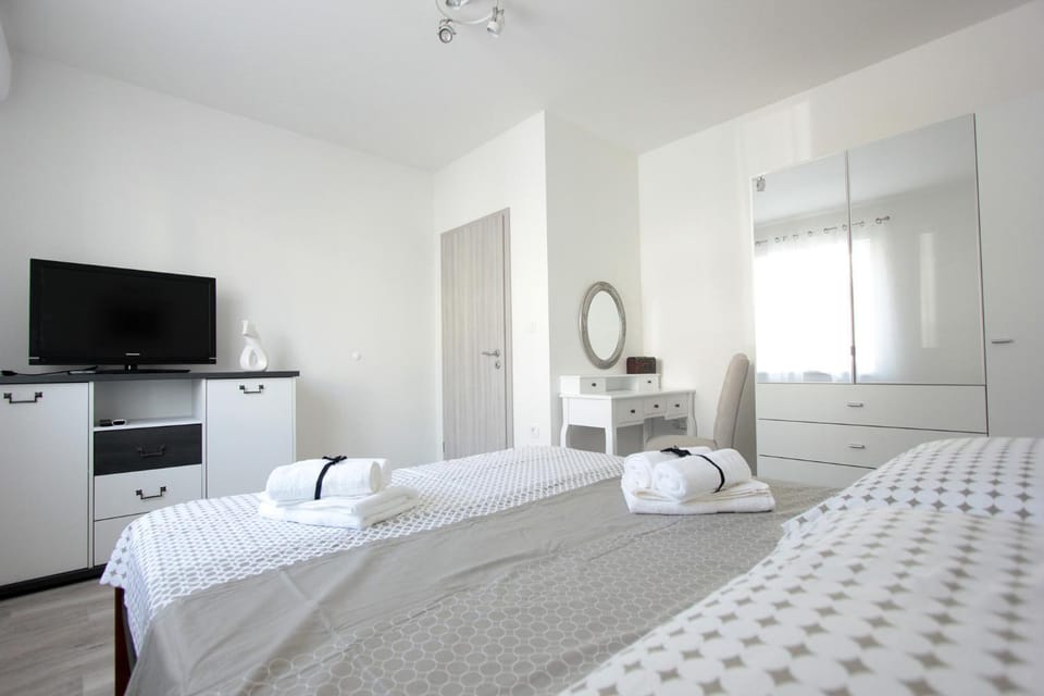 Bed, Decorative detail, Bedroom