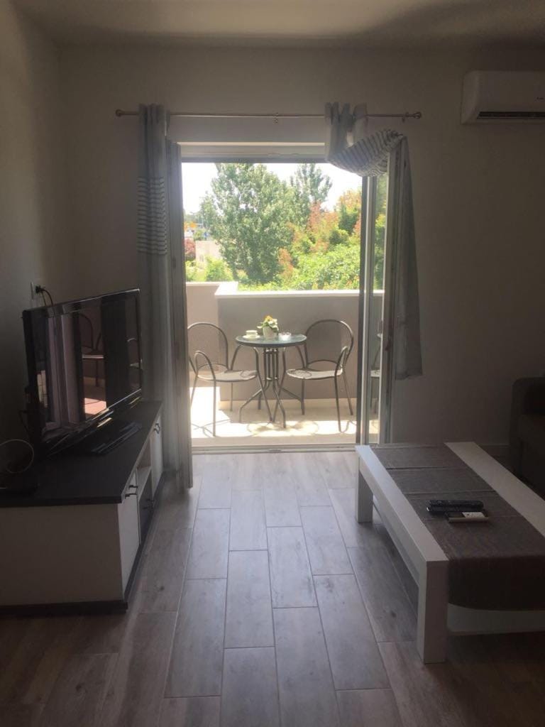 Communal lounge/ TV room, TV and multimedia, Balcony/Terrace, Living room