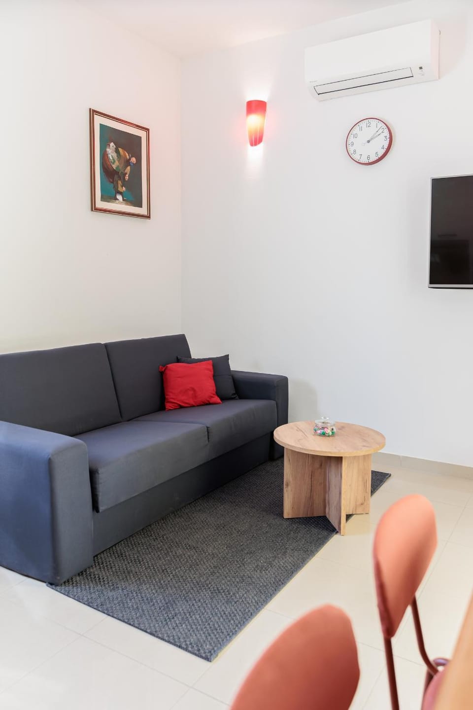 TV and multimedia, Living room, Seating area, air conditioner