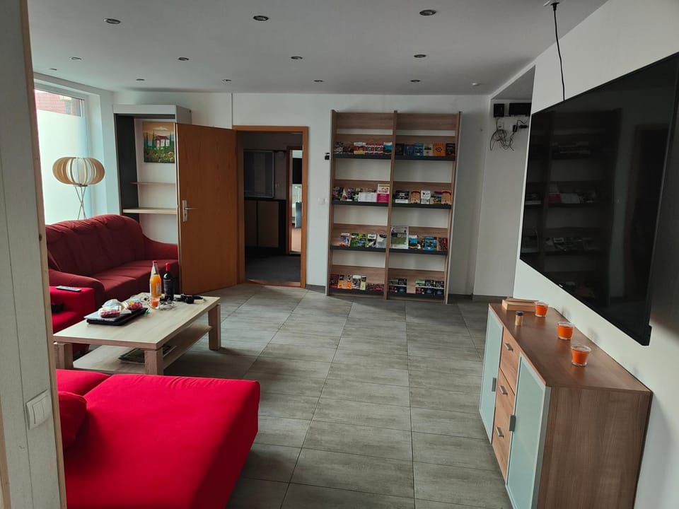 Communal lounge/ TV room