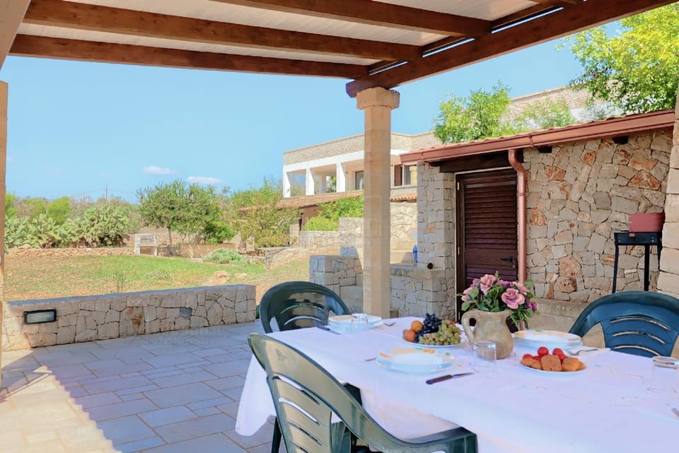 Patio, Dining area