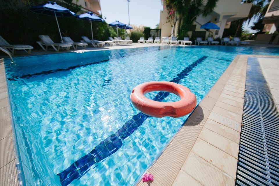 Swimming pool, sunbed