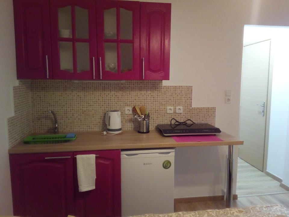 Kitchen or kitchenette, Photo of the whole room, Decorative detail, Decorative detail, On site