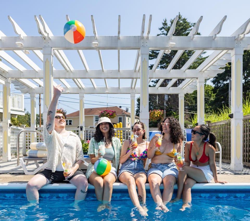 Admiral's Inn Resort Hotel in Ogunquit