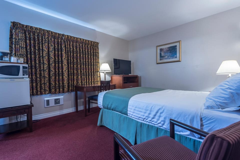 Port Augusta Inn Hotel in Courtenay