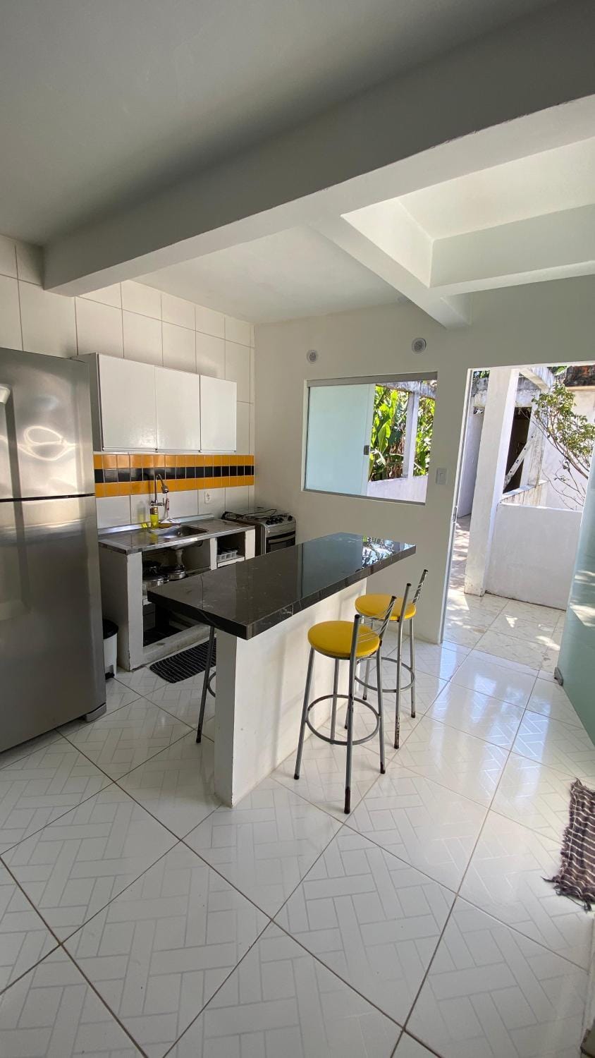 Kitchen or kitchenette, Dining area, minibar, oven