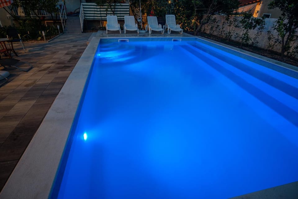 Location, children, Family