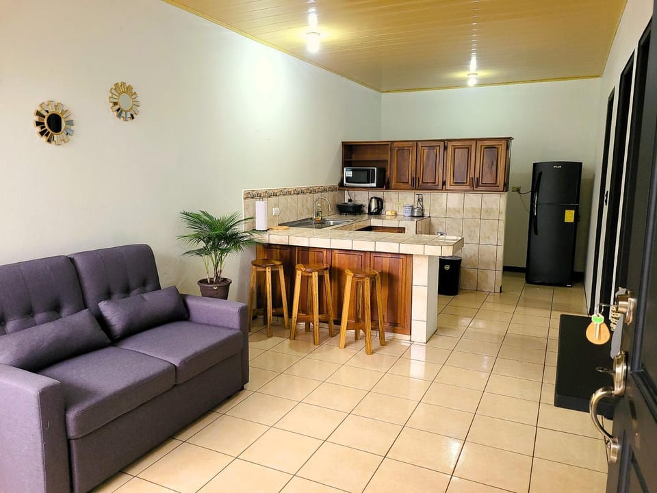 Kitchen or kitchenette, Seating area