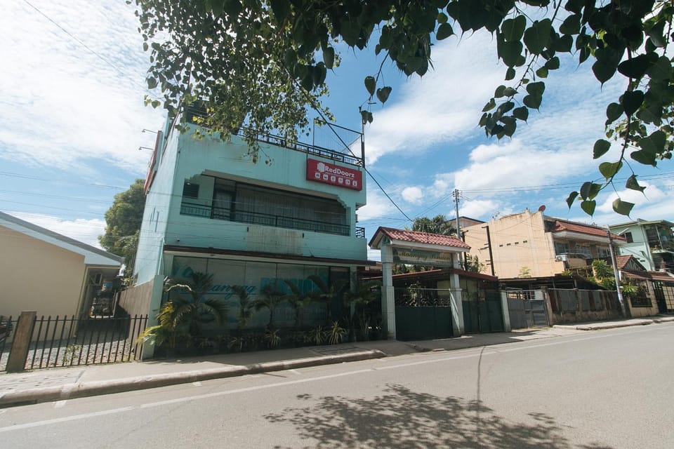 Property building, Neighbourhood