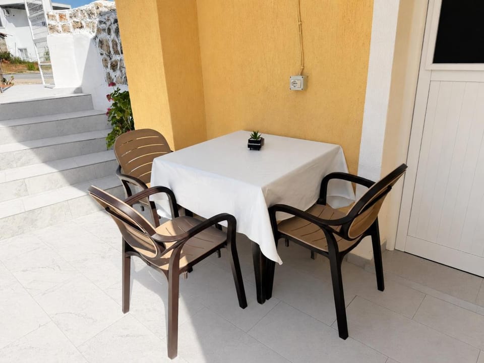 Vila Bilbil Apartment in Ksamil