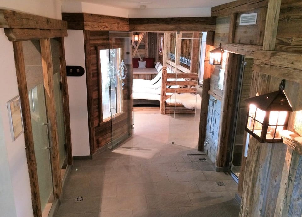 Hot Tub, Sauna, Steam room, Spa and wellness centre/facilities