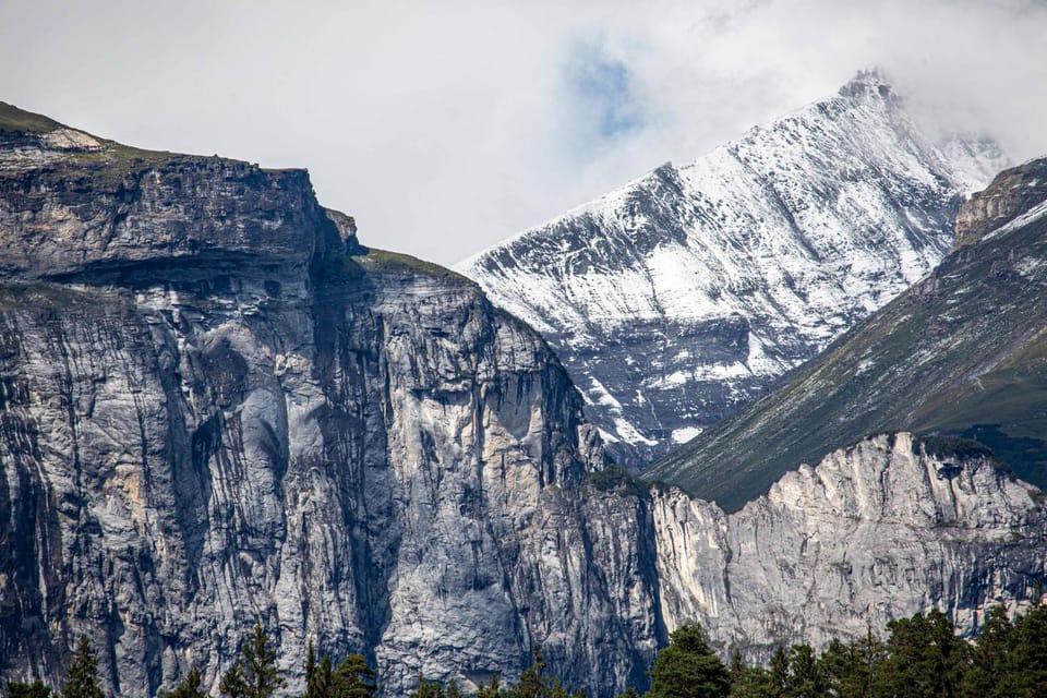 Nearby landmark, Natural landscape, Mountain view, Area and facilities