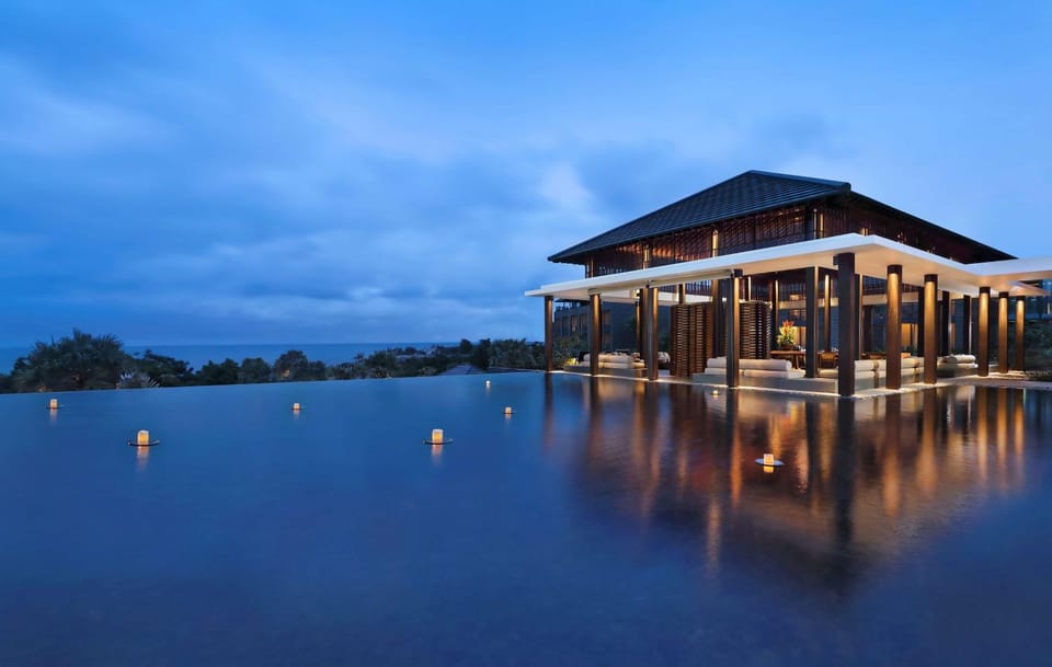 Property building, Lounge or bar, On site