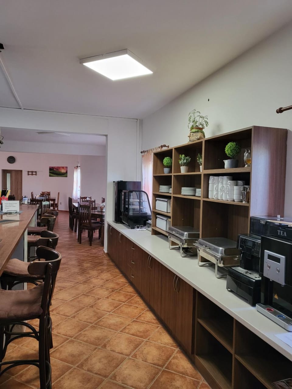 Restaurant/places to eat, Buffet breakfast