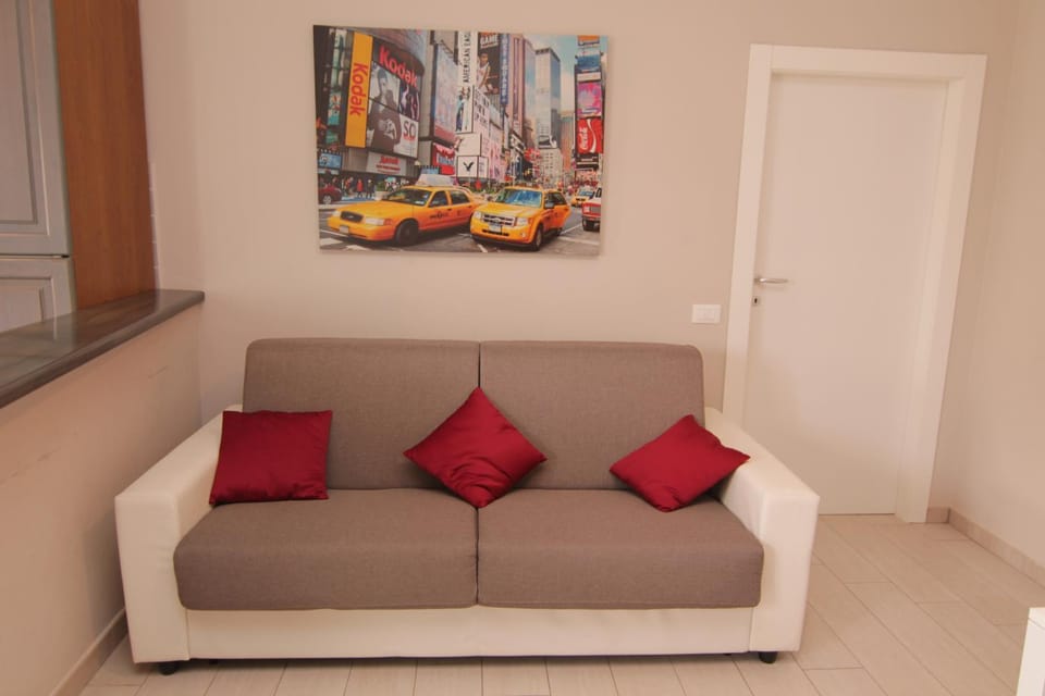 Communal lounge/ TV room, Bed, Day