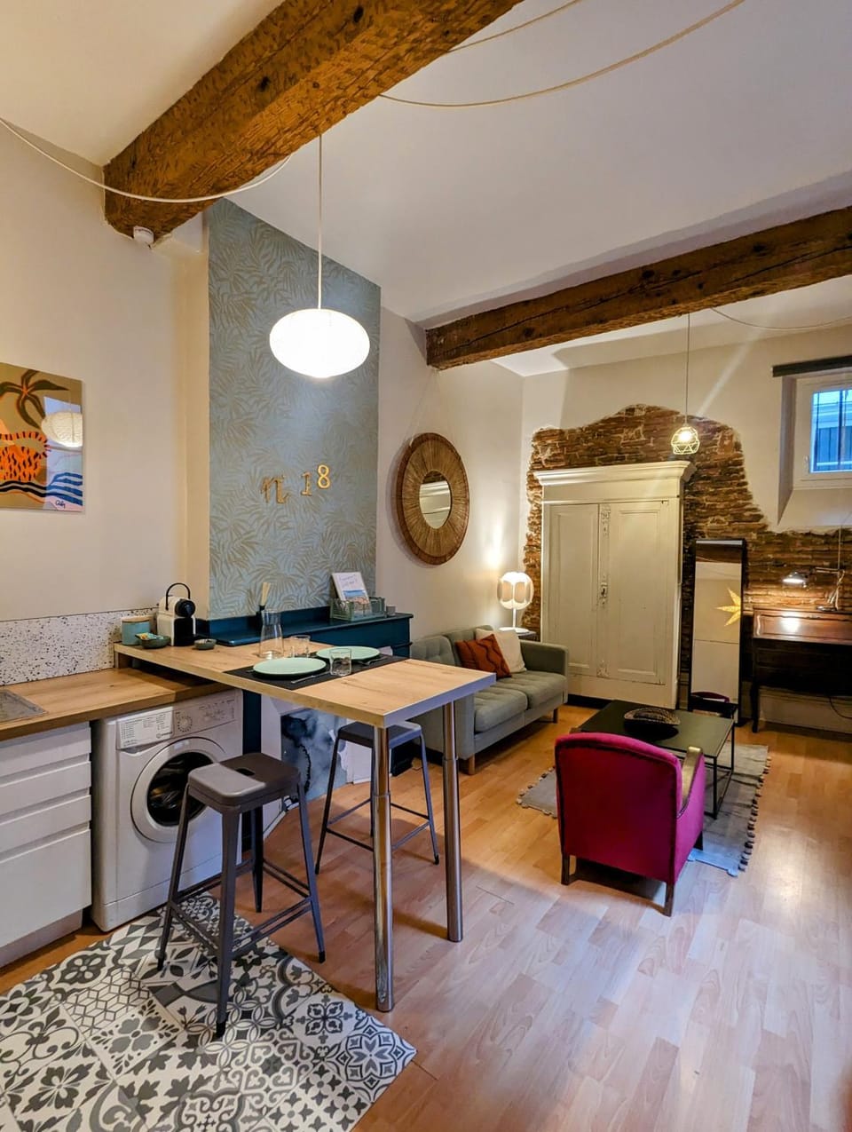 Kitchen or kitchenette, Living room, Seating area, Dining area