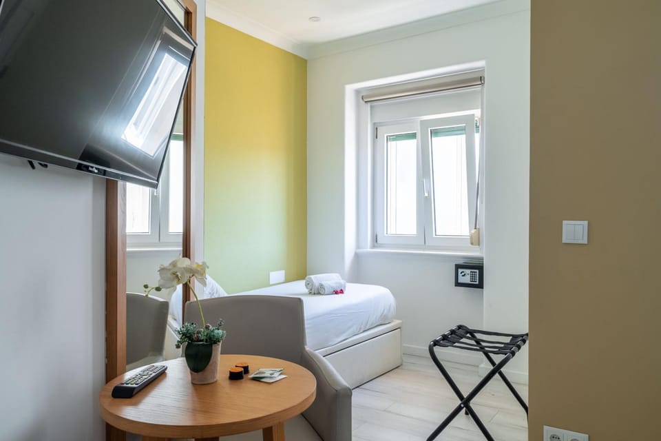 Bed, TV and multimedia