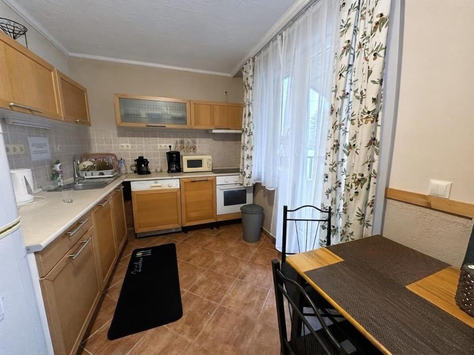 Aranyeső Apartman- 300 méterre a strandtól Apartment in Hungary