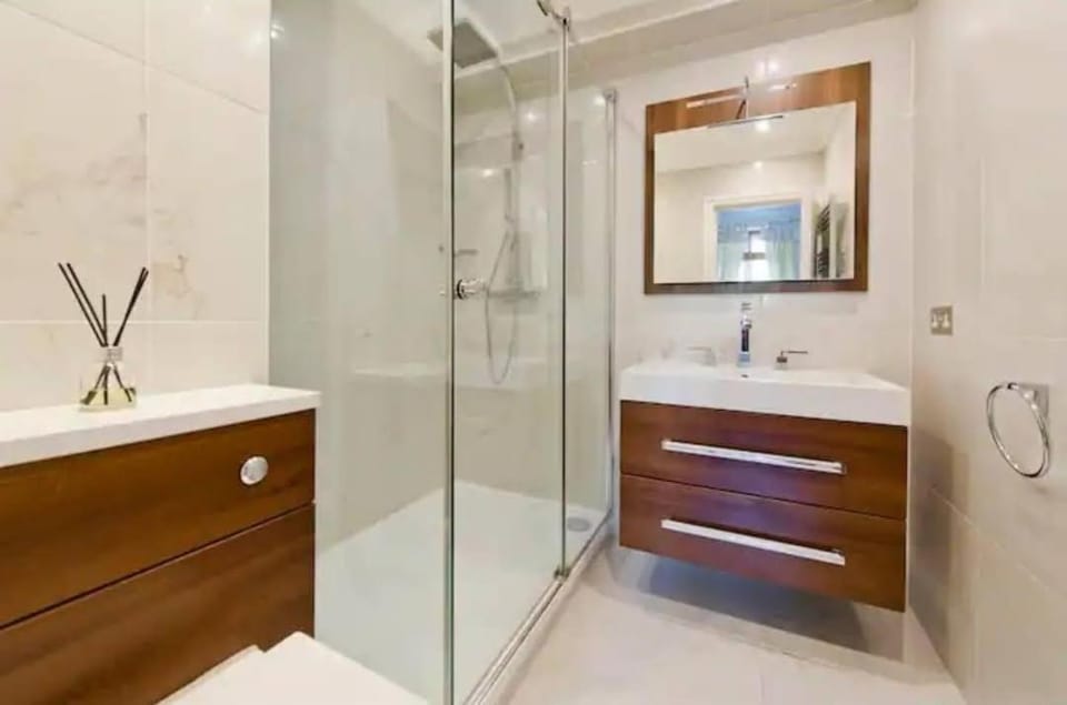 London Guest Room Vacation rental in London Borough of Ealing