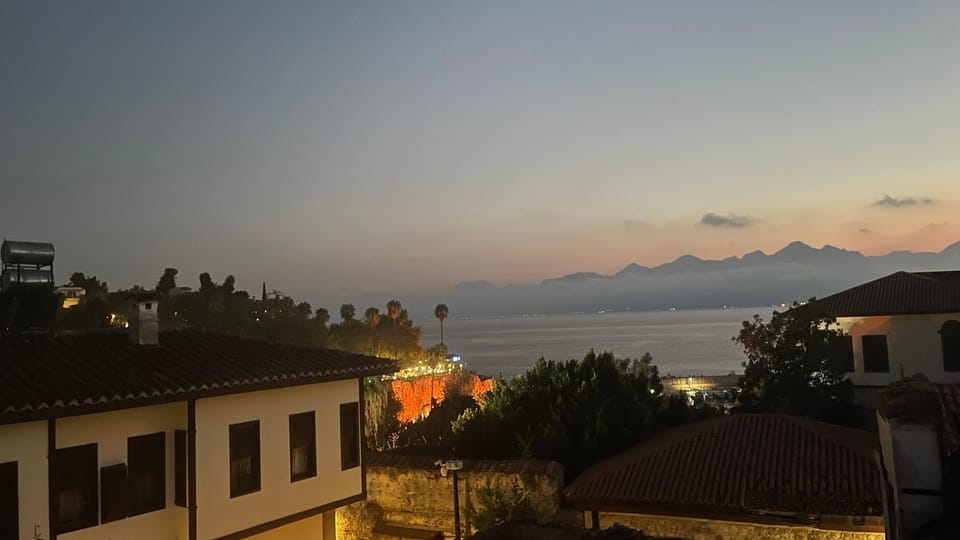 Balcony/Terrace, City view, Mountain view, Sea view, Sunset